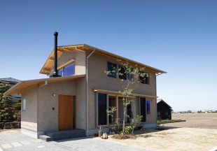 越屋根へと流れる風、深呼吸したくなる木の香り
そして、憧れの薪ストーブ。
お引渡当日のインタビュー動画です。